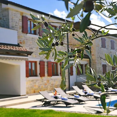 House Lana Villa